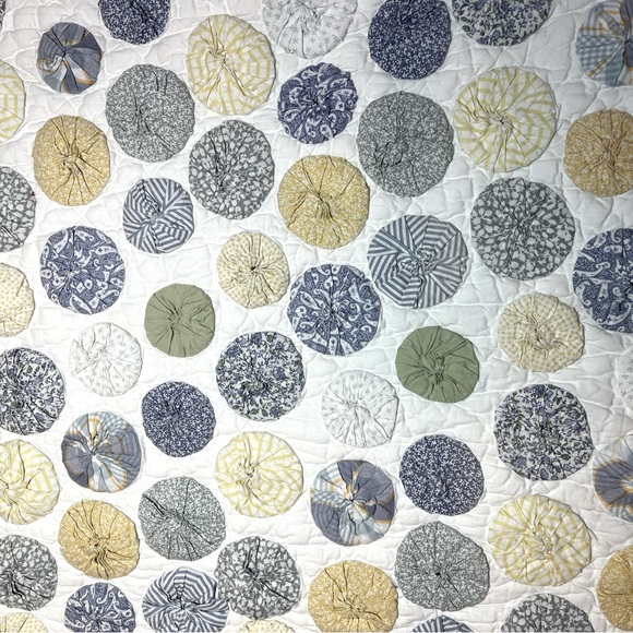 Rare!! Pottery Barn Handmade Yo-Yo Puff Quilt 90”x90” - Picture 11 of 15